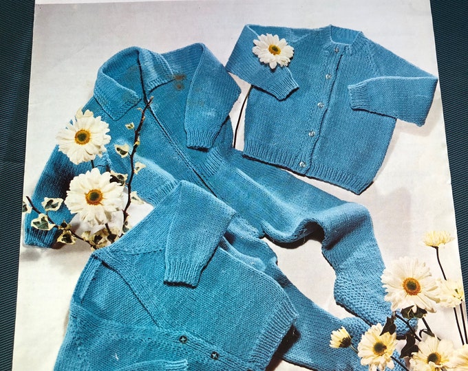Paper vintage knitting Pattern King Cole, double knitting and quickerknit KC335