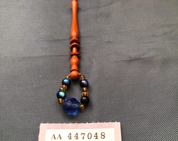 Lacemaking bobbin with rings