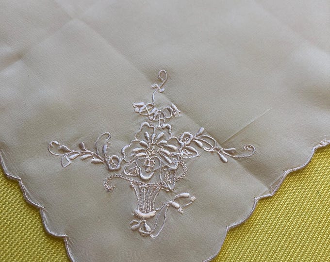 vintage ladies handkerchief, hankie,