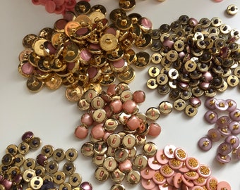 Buttons, Vintage shades of pink mixed bag