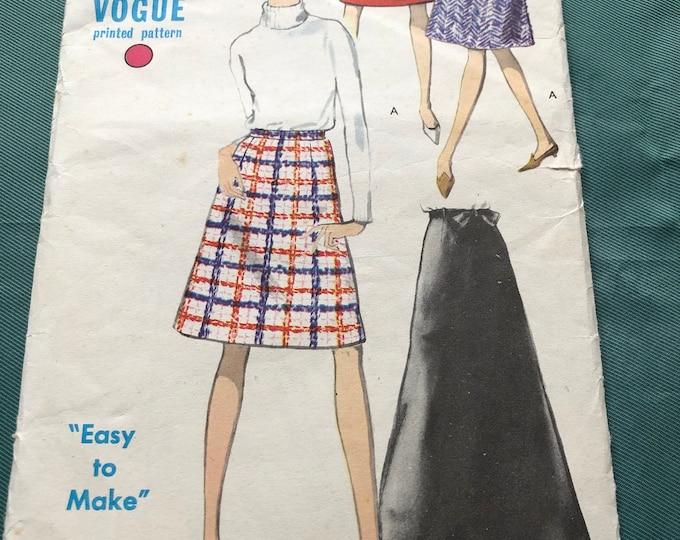 Vogue, Ladies skirt Sewing Pattern, Factory Folded, Vogue 6973