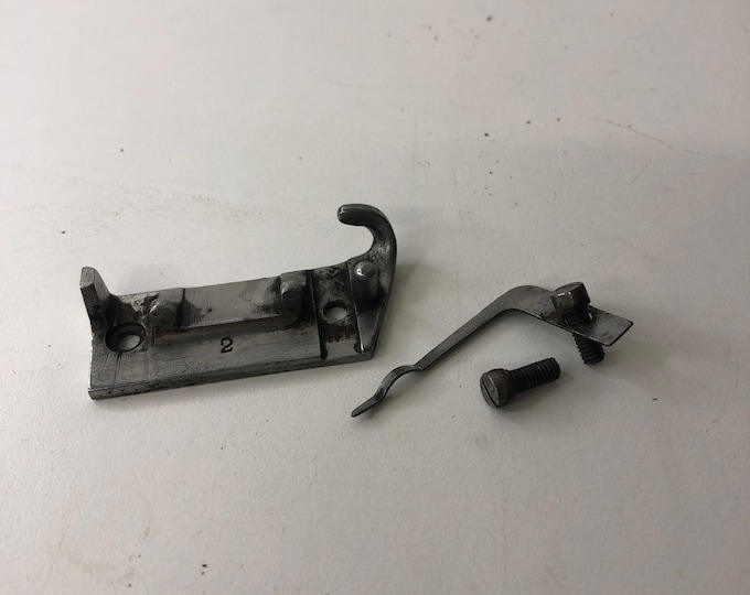 Singer 12K sewing machine shuttle carrier