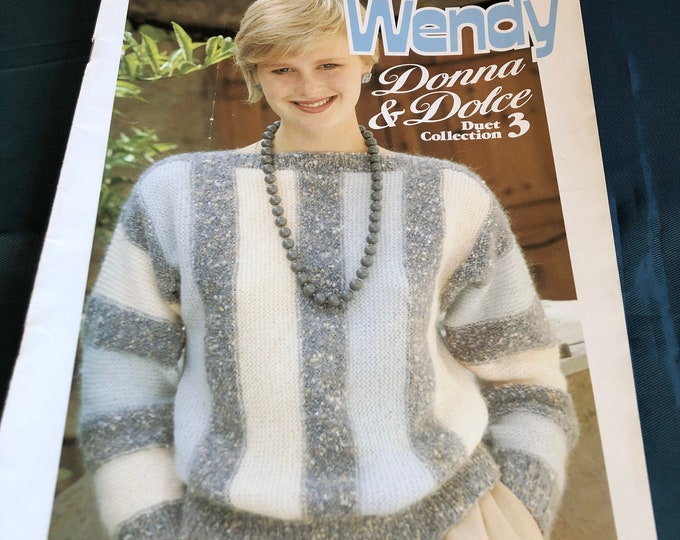 Paper vintage knitting Pattern Booklet (12 Patterns) - Wendy
