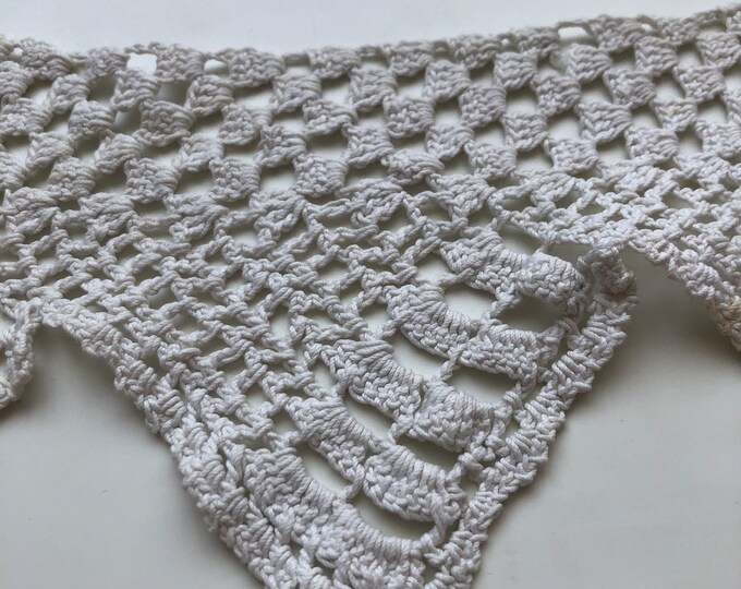 Vintage off-white lace ribbon, embellishment, notions