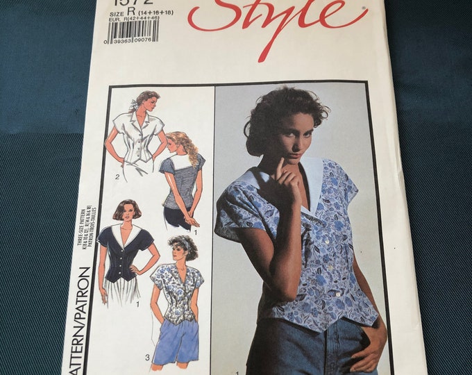 Ladies blouse sewing pattern, Factory Folded, Style 1572