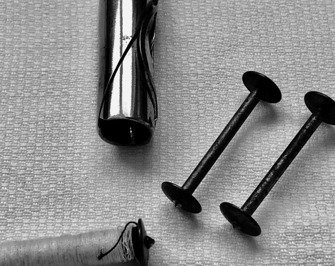 Singer sewing machine bullet shuttle and three bobbins for 28K