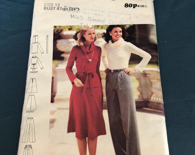 Ladies vintage  top, skirt and pants (trouser) paper Sewing Pattern, Factory Folded, Butterick 5566