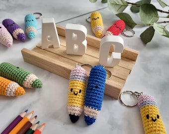 Häkel Buntstift Schlüsselanhänger, Amigurumi Stift Anhänger,Handmade Einschulung Geschenk, Schultüte Glücksbringer, Kindergarten Tasche Deko