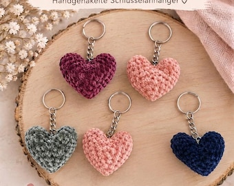 Kuschelige Häkel-Herzen als Schlüsselanhänger – Handgemachte Glücksbringer & Geschenke