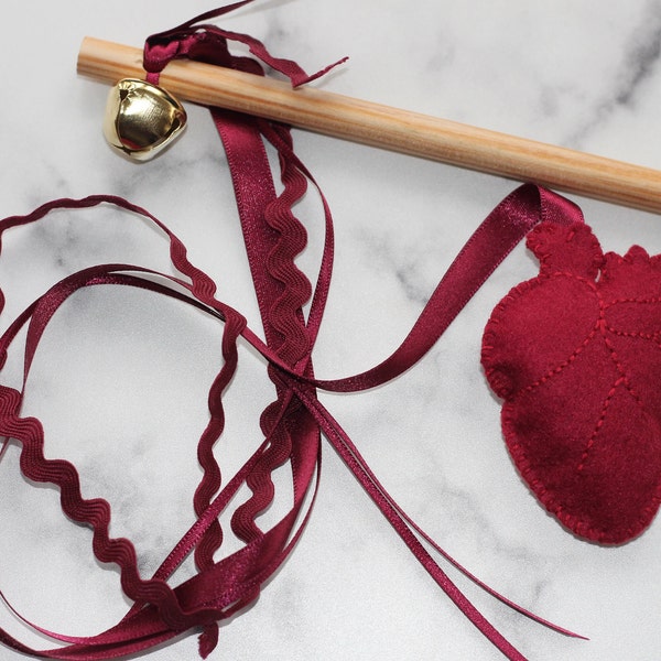 Anatomical Heart Cat Wand Catnip Toy, Gift for Cat Lovers, Gift for Kittens, Red Vegan Felt Cat Play Toy, Christmas Cat Gift