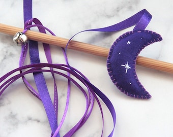 Magical Moon Cat Wand Catnip Toy, Gift for Cat Lovers, Gift for Kittens, Vegan Felt Purple Cat Play Toy, Celestial Cat Gift