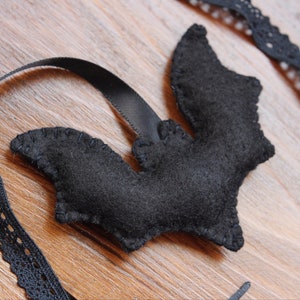 Black Bat Cat Wand Catnip Toy, Gift for Cat Lovers, Gift for Kittens, Vegan Felt Cat Play Toy Enrichment, Goth Decor Gift image 3