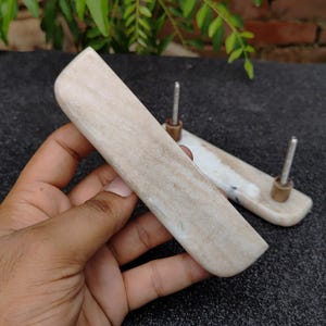 Beige marmorlådhandtag: Eleganta stenhandtag för skåp