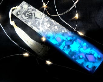 Glow-in-the-dark Starry Night Resin Bookmark