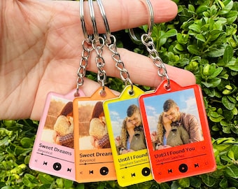 Personalized Song Keychain, Custom Music Keychain, Photo Keychain with Favorite Song, Valentines Day Gift, Best Friend Gift Mothers Day Gift