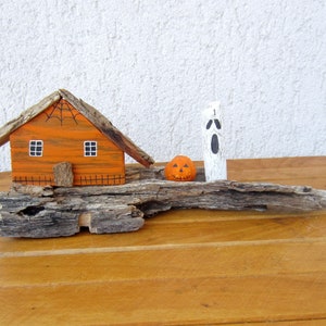 Driftwood Halloween Haunted House, Driftwood Halloween Tabletop Decoration, Eco Friendly Spooky Gift, Fall Tabletop Art, Fall Shelf Accent