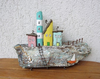 Driftwood Key Rack, Coastal Lighthouse Decor, Beach House Wall Organizer