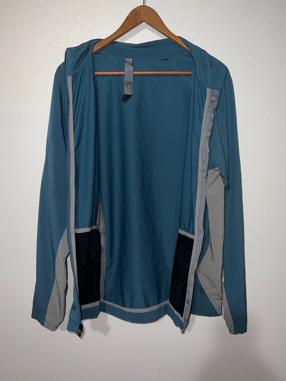 Golite jacket size medium - image 2