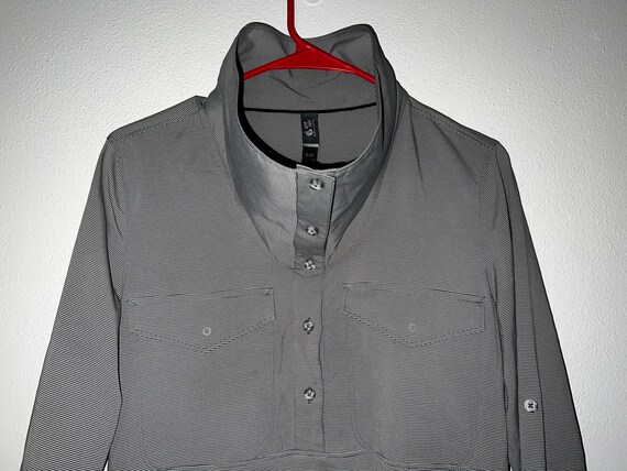 Mountain Hardware size small - image 2