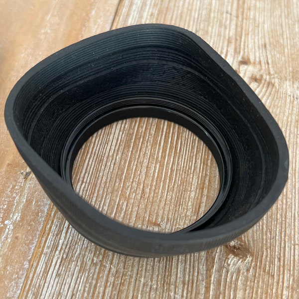 Rubber lens hood