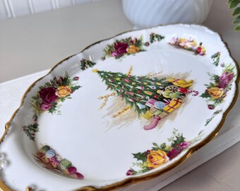 Vintage 1990 Royal Albert “christmas Magic” Bone China Serving