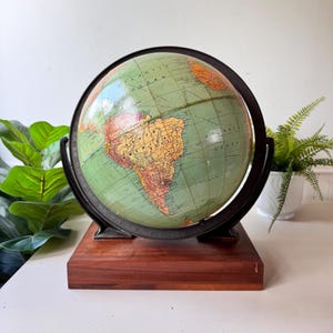 vintage des années 40 Weber Costello 12" HY-PRESS Bilt Globe avec base en bois, globe politique MCM du milieu du siècle avec fente pour étagère, globe terrestre rétro