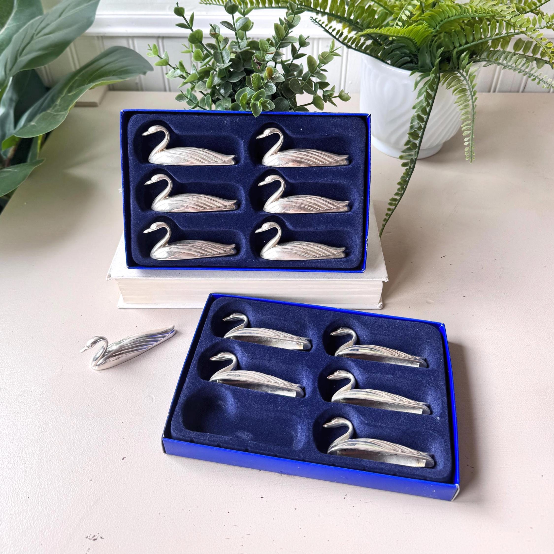 Vintage 1970s Swan Knife Rest Set (Boxed, Set of 12), MCM Mid-Century Silver-Tone Bird Tableware, Dining or Hostess Gift, Made in Japan
