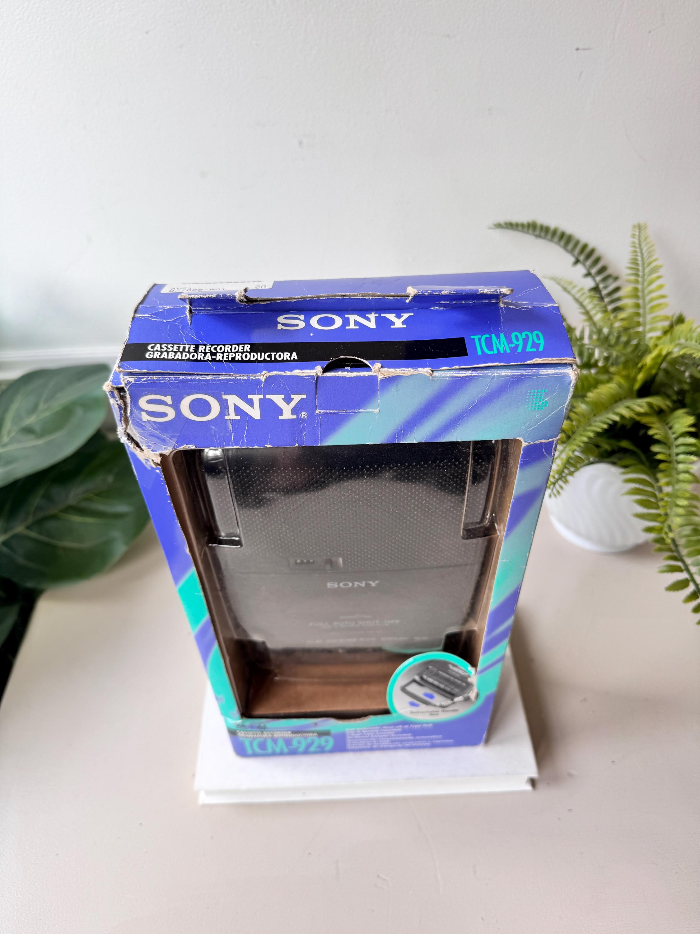 Vintage 1990s Sony Pressman Cassette Recorder TCM-929, Retro
