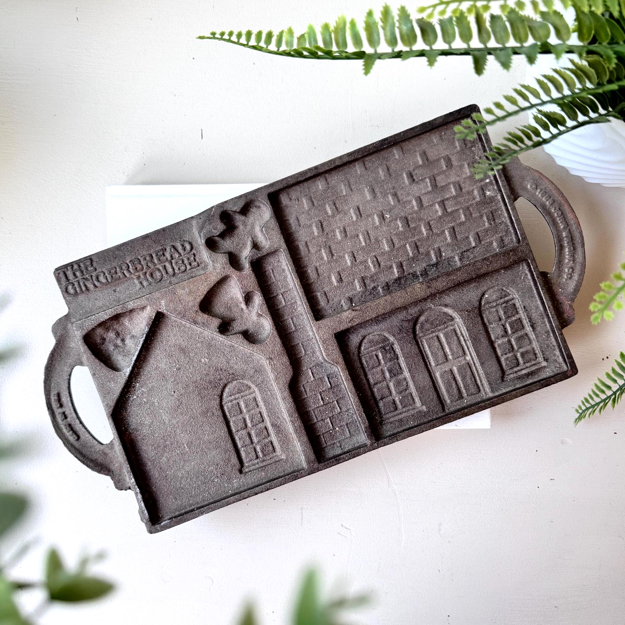 Vintage 1985 John Wright Cast Iron Gingerbread House Mould Pan