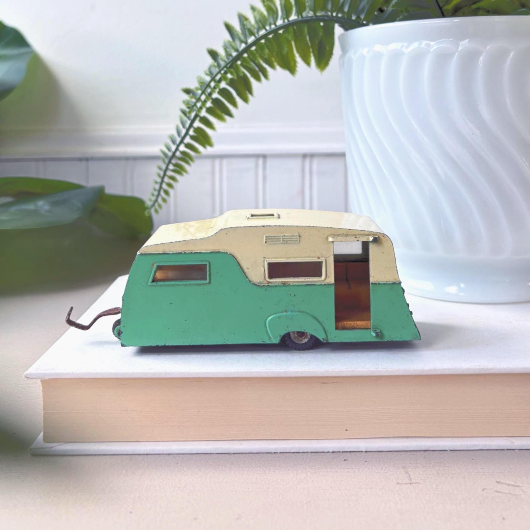 Dinky Toys Caravan No 188, Vintage 1960s MCM Mid Century Diecast