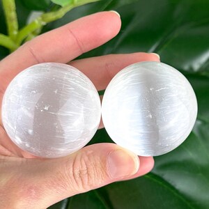 セレナイト スフィア 4cm | 浄化＆高波動クリスタルボール | 愛情を込めて厳選
