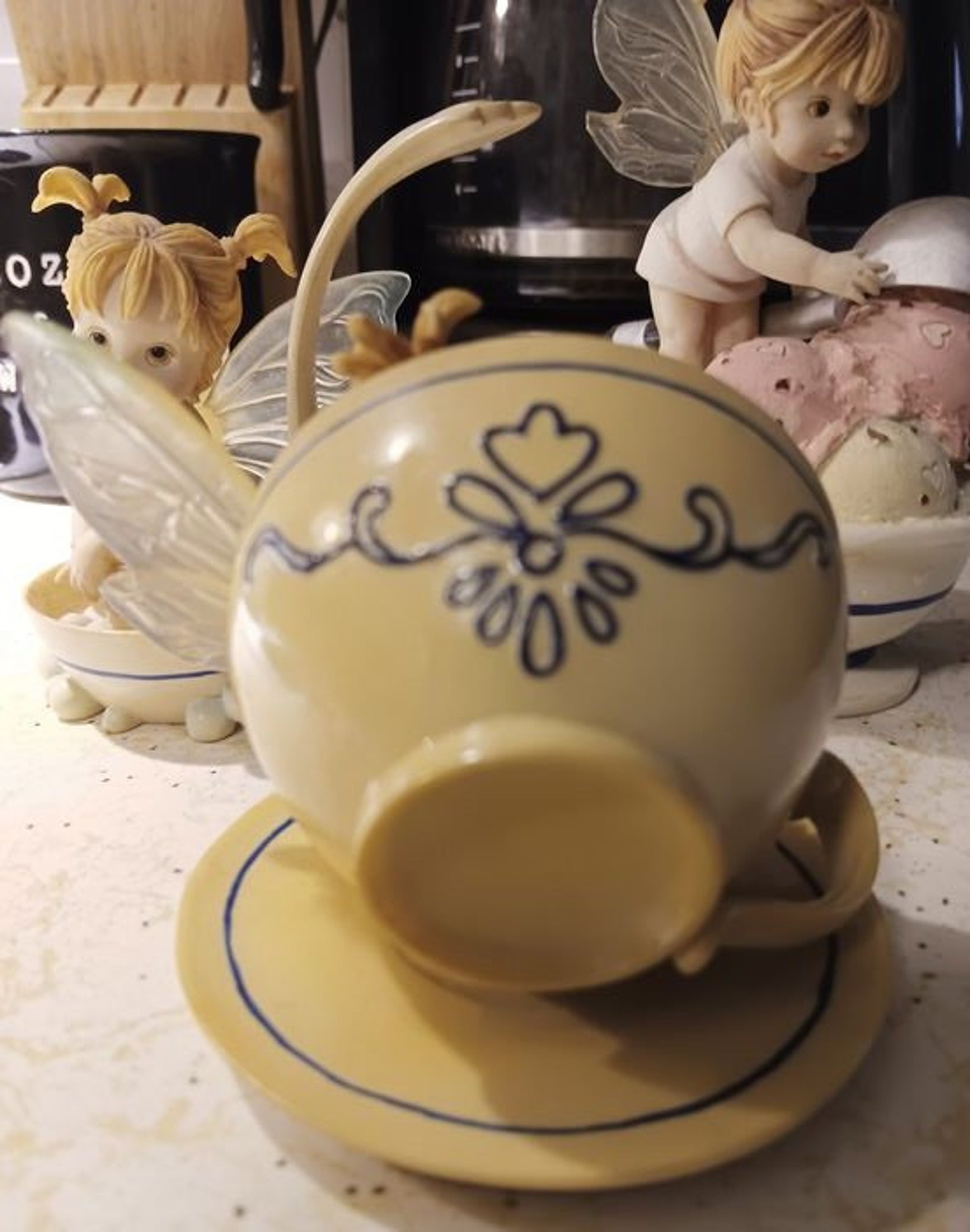 Enesco My Little Kitchen Fairies 2001 my Little Cup of Tea Fairie G.G