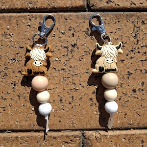 Highland cow silicone beaded keyring, highland cow, cow key ring, cute cow, farmer keyring, reusable, silicone food safe