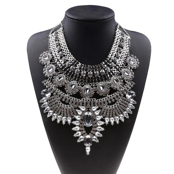 COLLIER PLASTRON STRASS