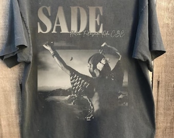 T-shirt graphique Sade Adu, T-shirt Sade vintage, chemise Sade des années 90, chemise de fans de musique, T-shirt Sade Adu, cadeau pour homme, couleur confort pour femme