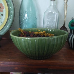 Haeger Pottery Oval Avocado Green Ribbed Planter #4060