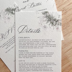 Kaart met wilde bloemen Details bruiloft uitnodigingssuite, groen gebladerte bijlage bijvoegsel, elegante stoffige roze receptie, blush buitenevenement, PD06