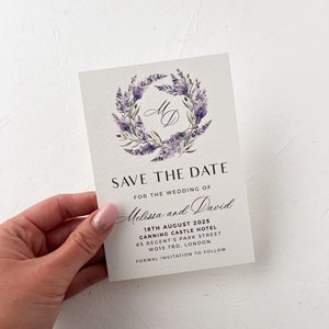 Tarjeta de invitación para guardar la fecha en color lavanda, tarjeta de boda con estampado de lila y morado, logotipo de corona de boda, papelería rústica de Sage Day, minimalista moderna, PD01