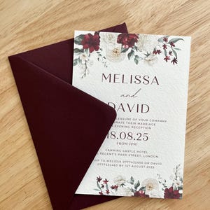 Convite para casamento noturno com flores brancas e bordô, com envelope, jardim rústico de outono, estilo boho e minimalista, tema de inverno, PD17