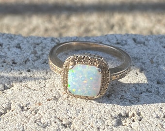 Vintage 925 sterling silver blue opal ring