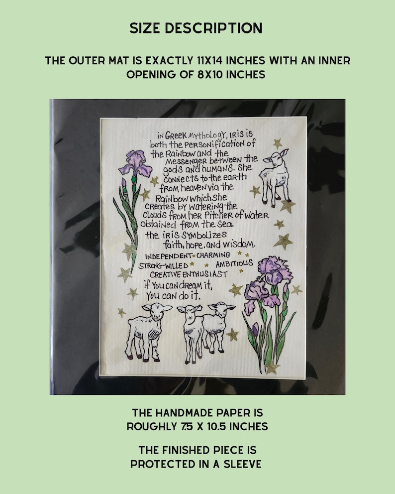 Op de afbeelding: Een decoratieve print op papier met illustraties van paarse irissen en drie lammetjes, omringd door gouden sterren. De tekst beschrijft de Griekse mythologie over Iris. De buitenste mat is 11x14 inch, de opening is 8x10 inch en het papier is 7,5x10,5 inch.