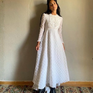 Vestido de novia vintage de encaje de los años 70, escote puritano con volantes, cintura imperio, estilo nupcial romántico y folclórico 34 FR