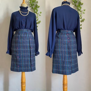 Vintage 80s tartan tweed wool skirt, high waist checkered navy preppy academia style, librarian classic old money fall winter outfit S/M