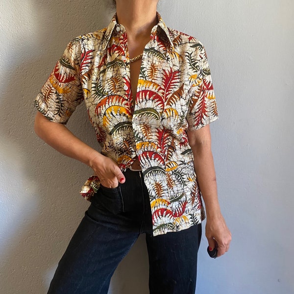 Vintage 70s block print bohemian dagger collar shirt, unisex cotton button up aloha artsy summer festival top, oriental hippie casual pop M