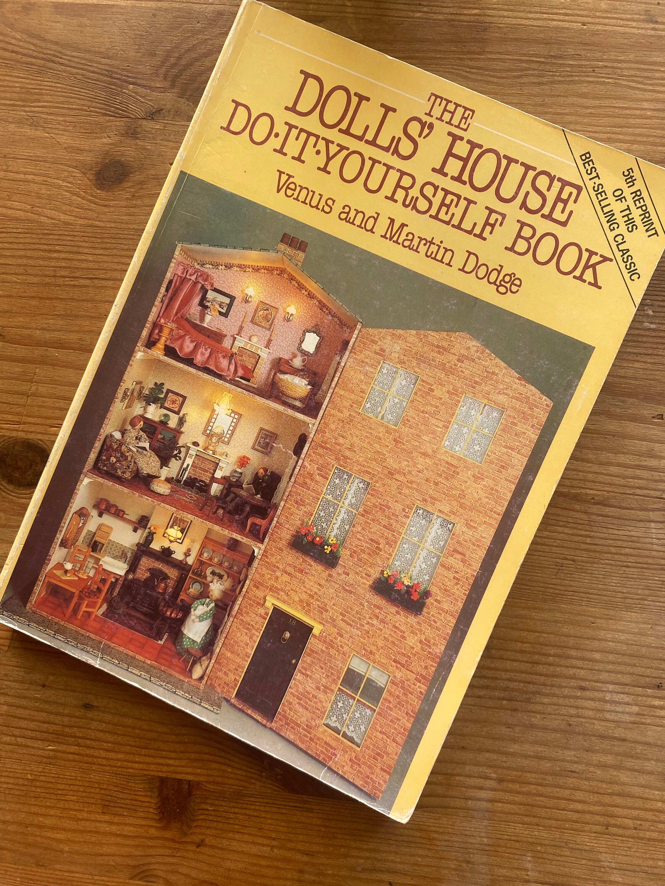 Vintage the Dolls' House Do-it-yourself Book, Miniature Building