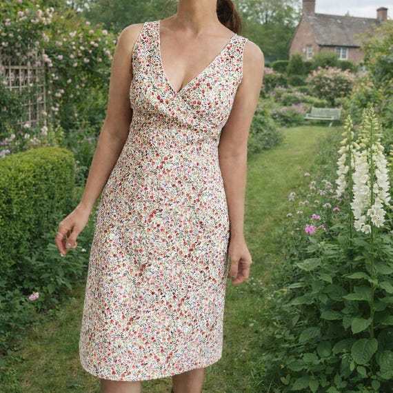 Laura Ashley Vintage Cotton Ditsy Floral Dress, Cottagecore Coquette Plus Size XL. - Etsy Laura Ashley Vintage Cotton Ditsy Floral Dress, Cottagecore Coquette Plus Size XL. - Etsy