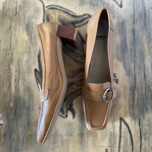 Vintage 90s Paco Herrero honey leather pumps, buckle square toe shoes, elegant kitten mid heel, business casual old money EU 39 US 7,5