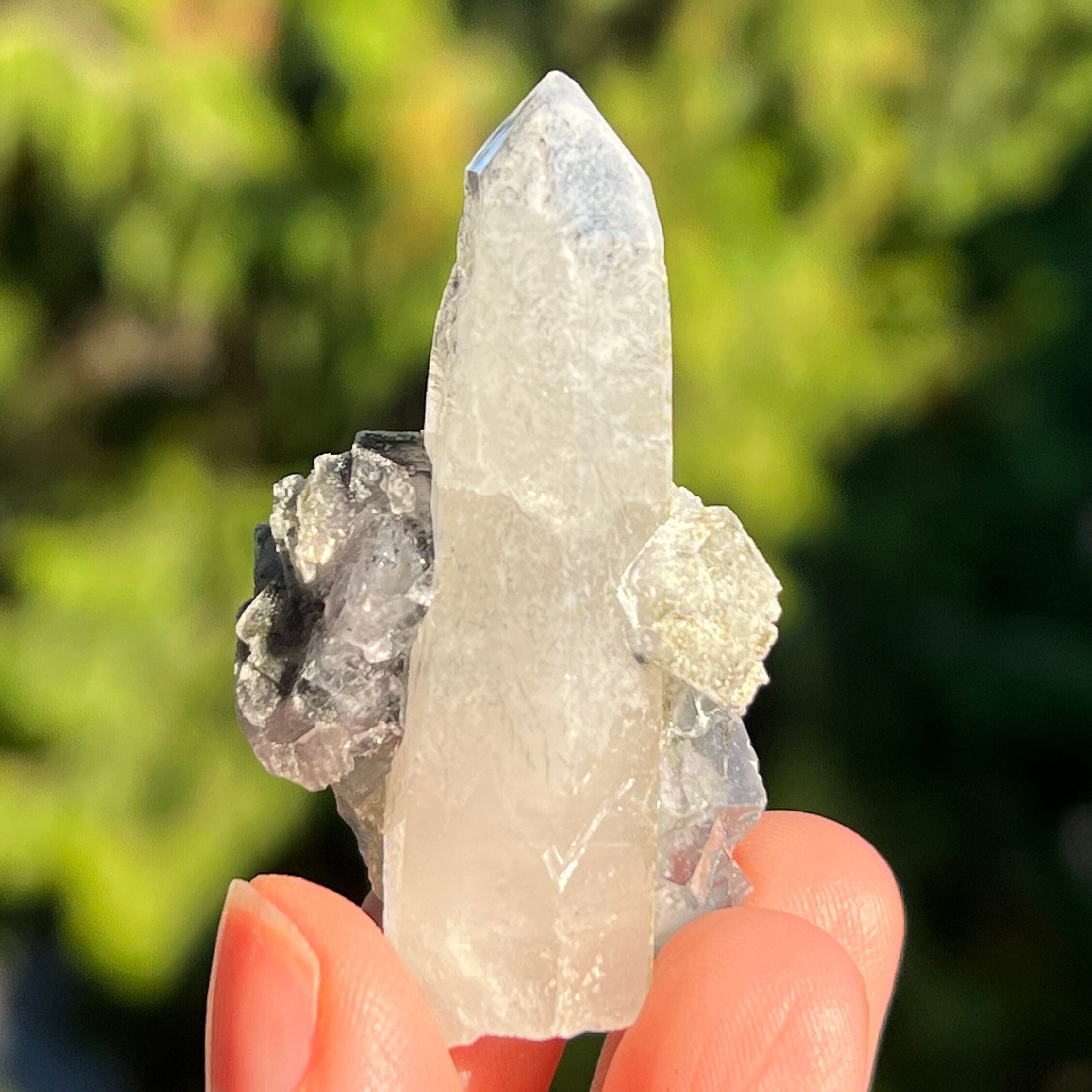 ヤオガンシアン蛍石入りクォーツ ヤオガンシャン鉱山 蛍石 | 鉱物標本