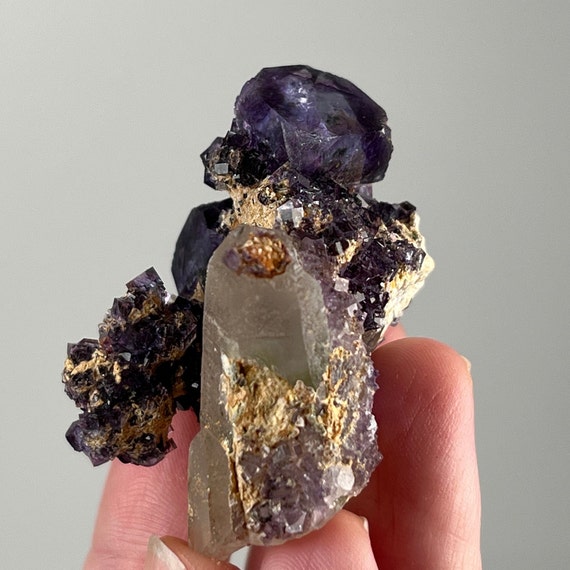 ヤオガンシアン蛍石入りクォーツ