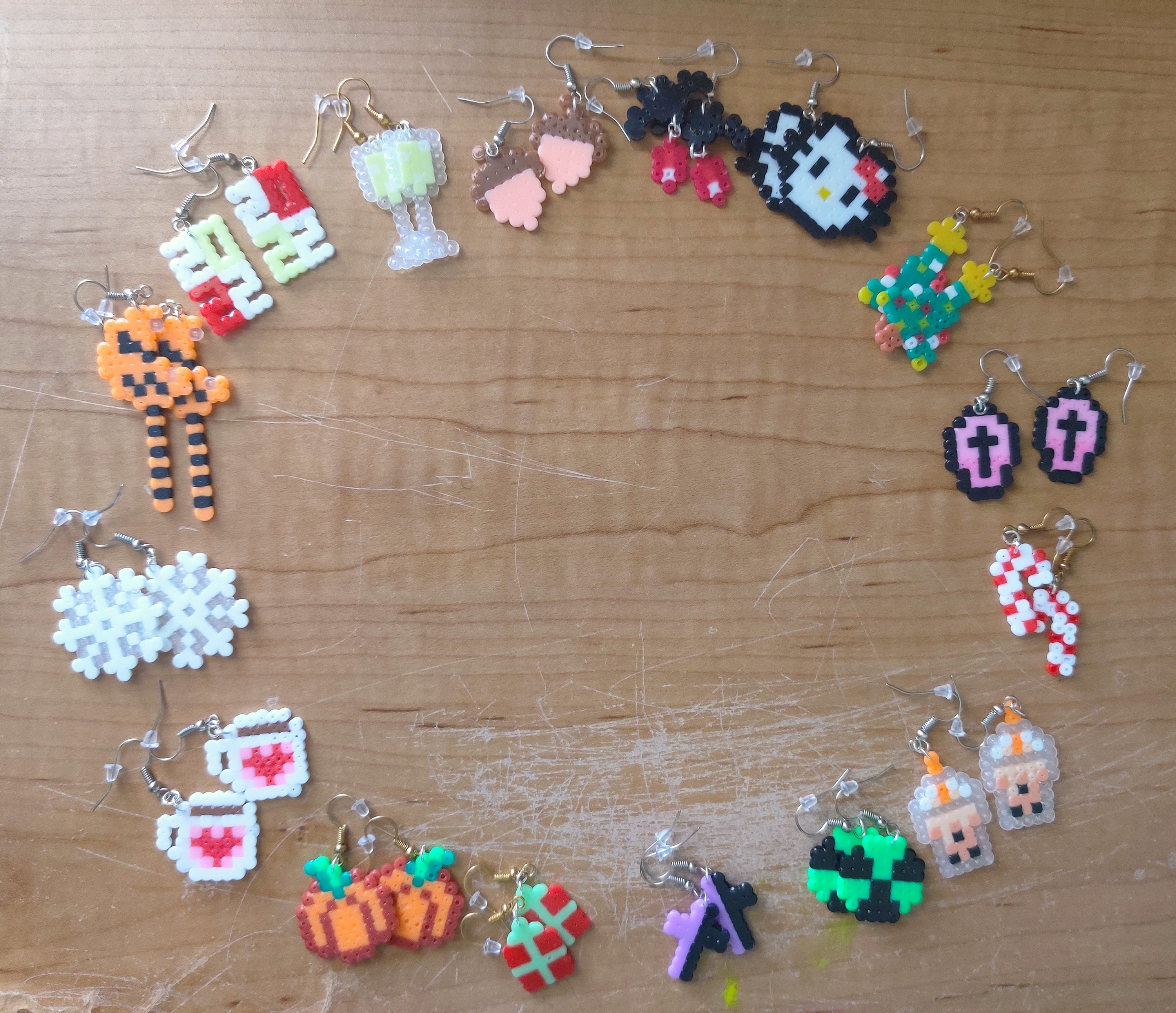 ヒペリカム様　オーダーエプロン Custom Perler Bead Earrings, Personalized Earrings